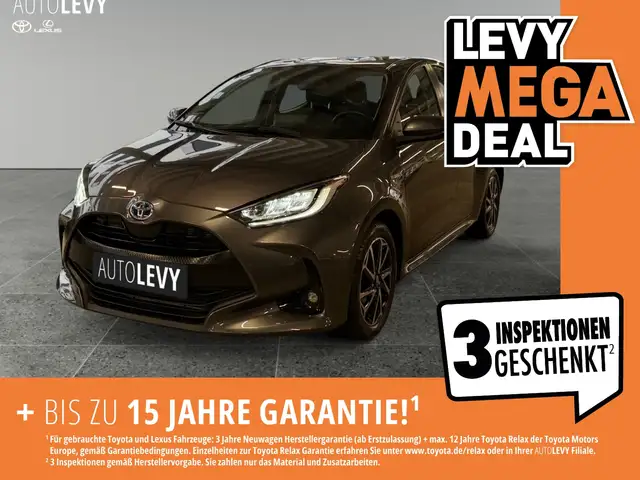 Toyota Yaris 1.5 Club +Allwetter+Navi+Kamera+SitzHeiz.+