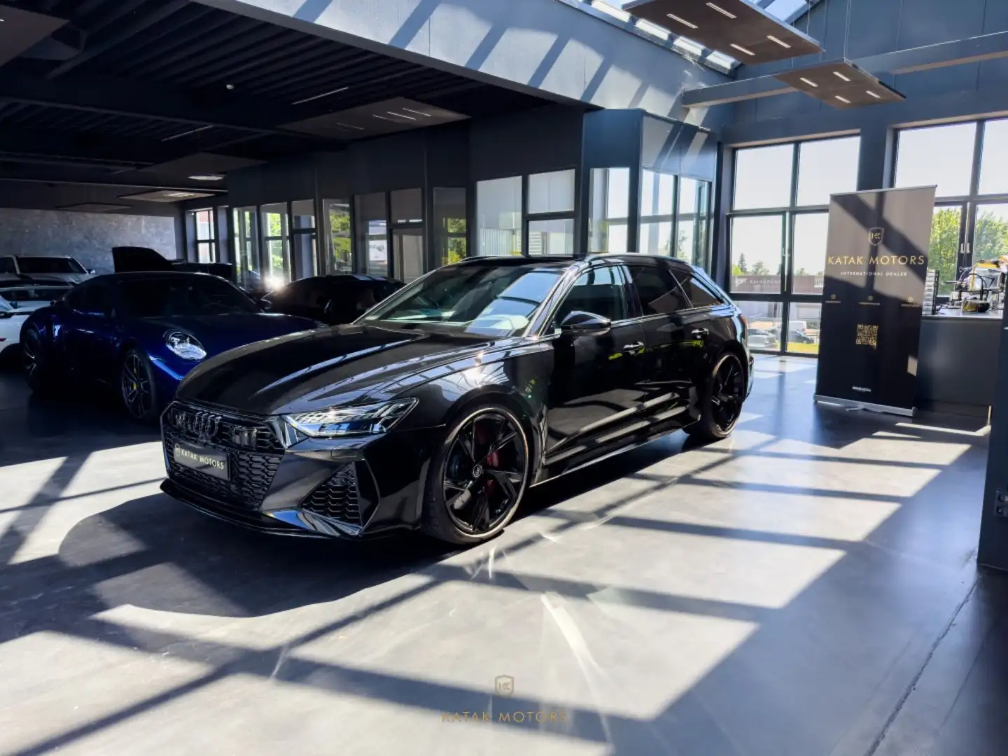 Audi RS6 Avant 4.0 TFSI/DYNAMIC/RS/HEAD-UP/PANO/B&O Schwarz - 2
