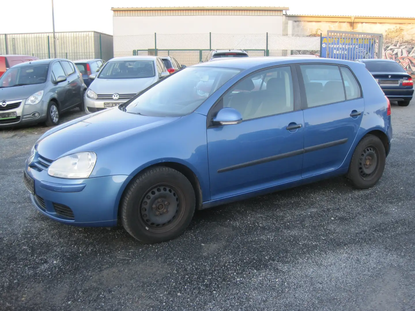 Volkswagen Golf Trendline Blau - 1
