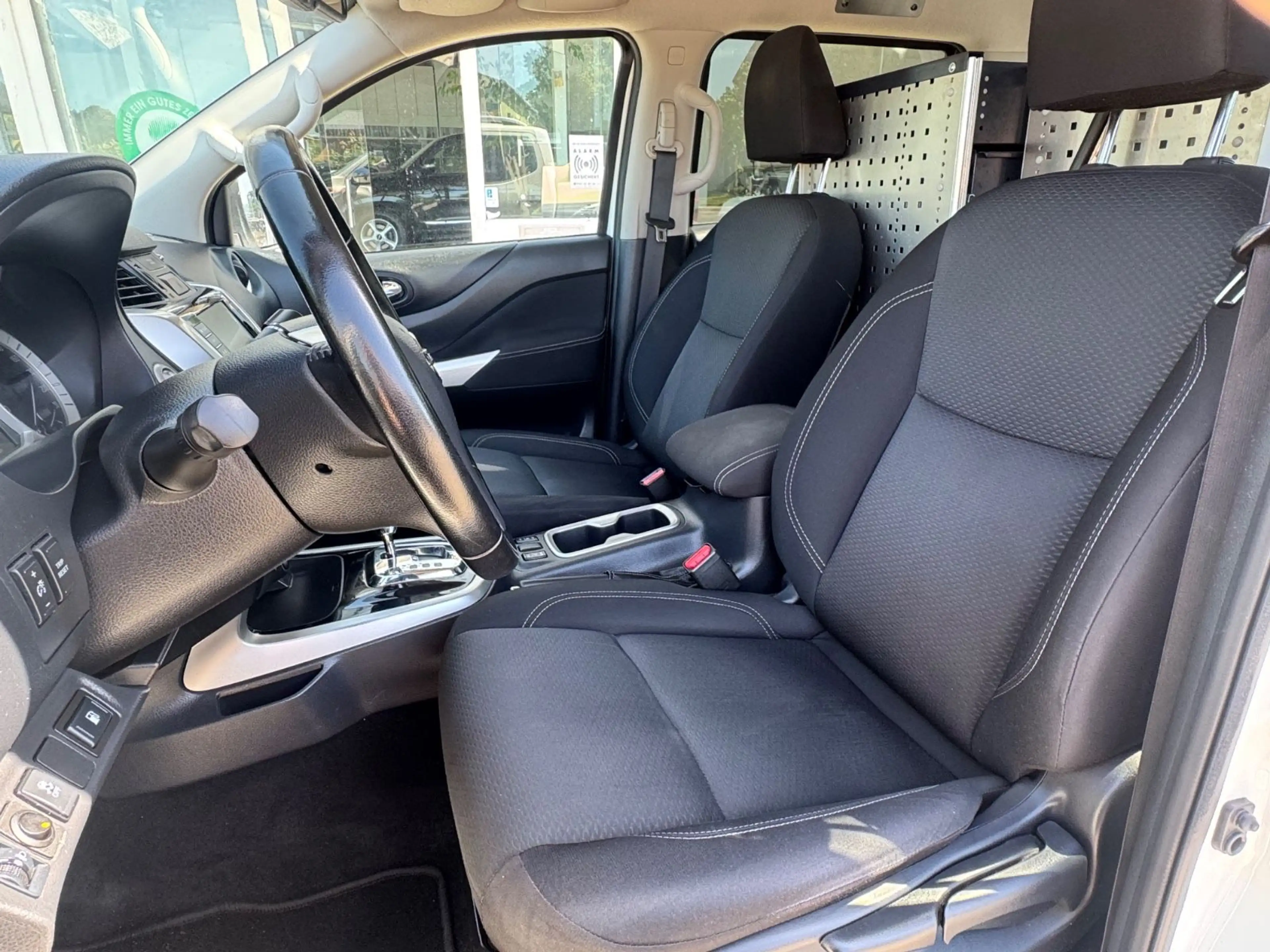 Nissan Navara NAVARA NP300 DOUBLE CAB 4x4/AHK/STANDHZG./NAVI — photo 8
