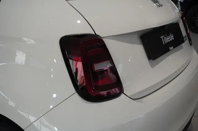 Fiat 500e view 11