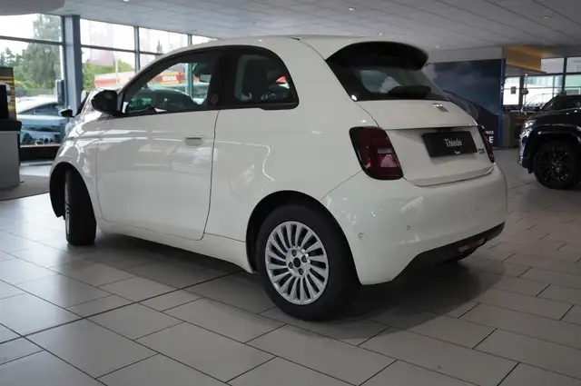Fiat 500e view 12