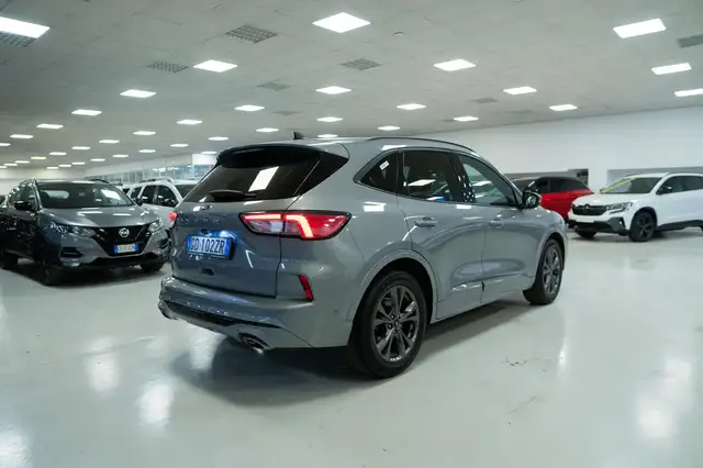 Ford Kuga view 3