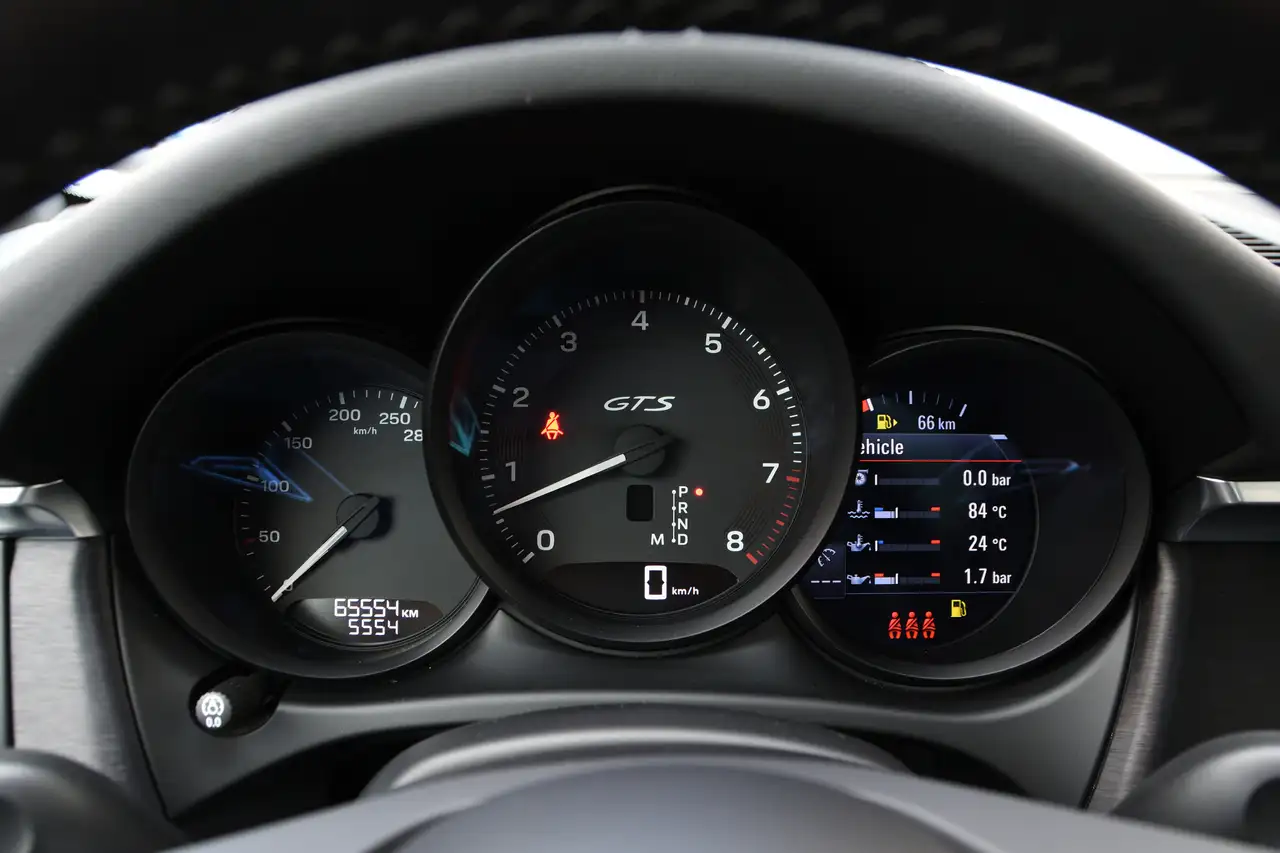 Porsche Macan снимка Porsche Macan