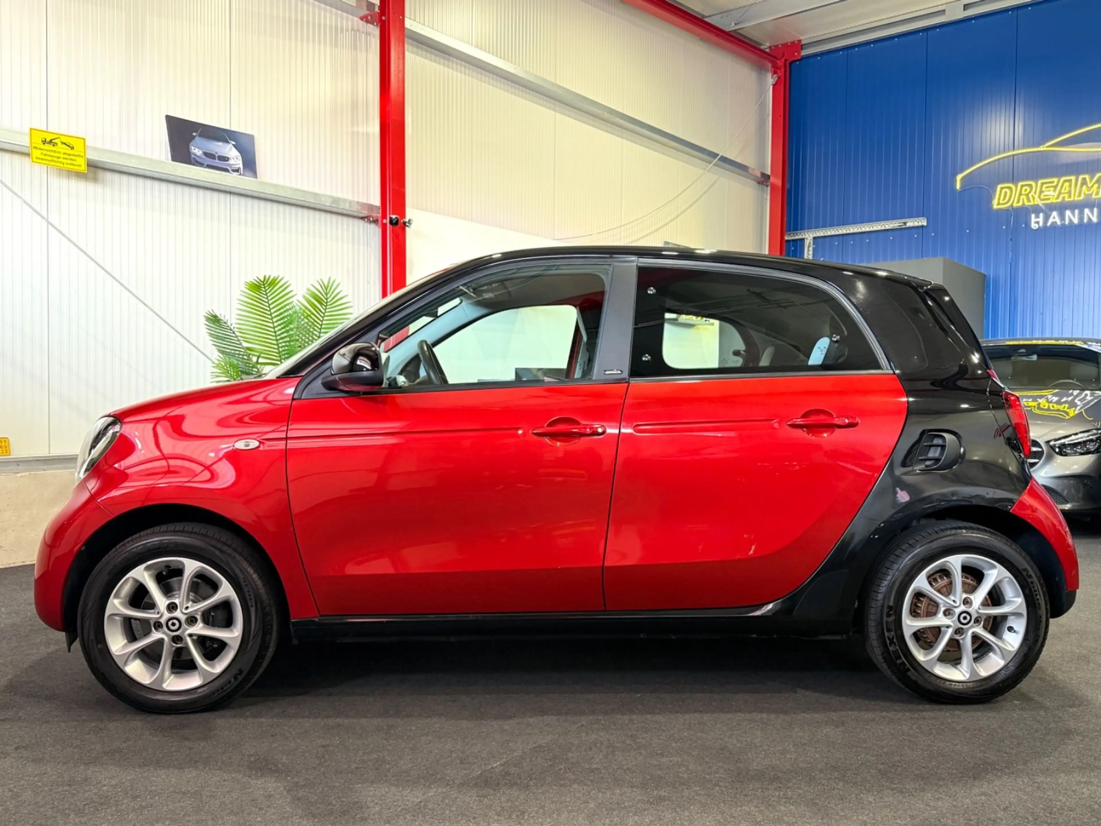 smart forFour forfour Basis*NAVI*PDC*SHZG*KLIMAAUTO.* — photo 4
