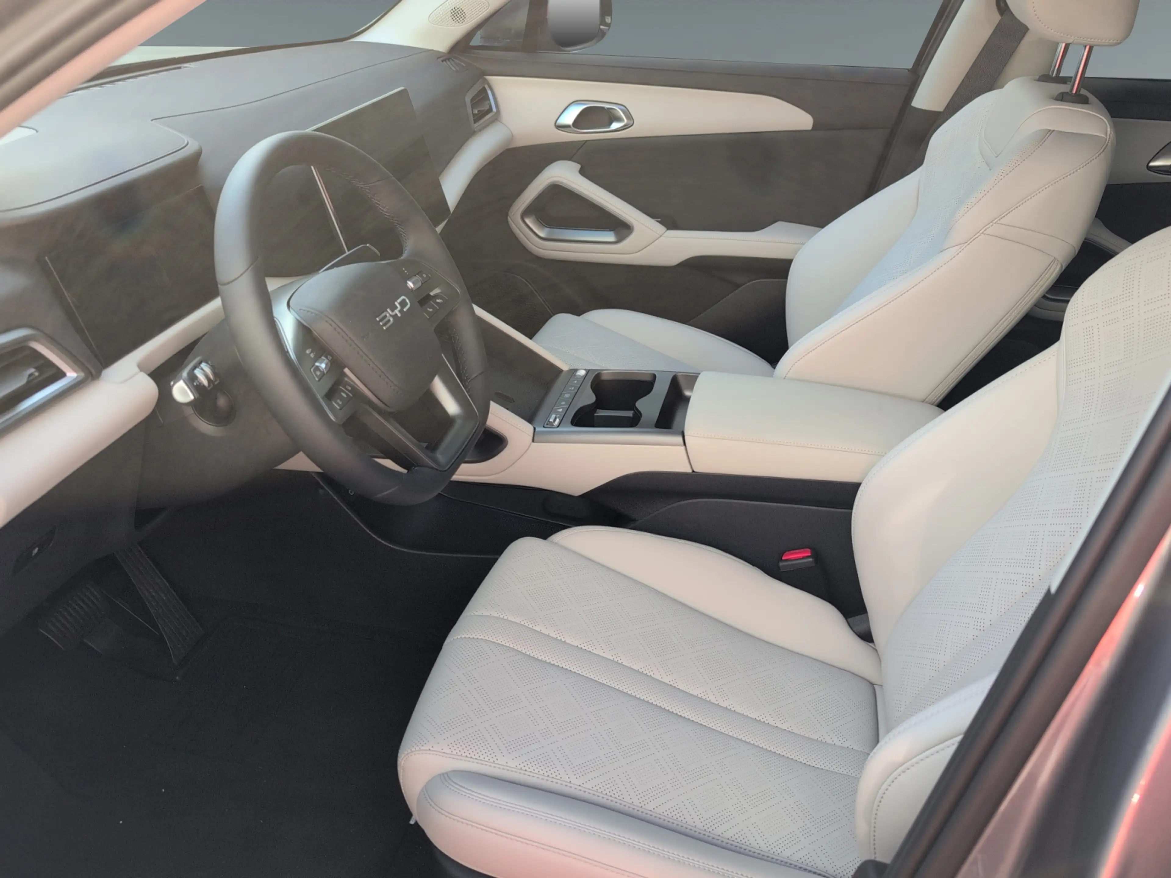 BYD Atto 2 ATTO 2 DM-i Boost    *Plug-In Hybrid* — photo 8