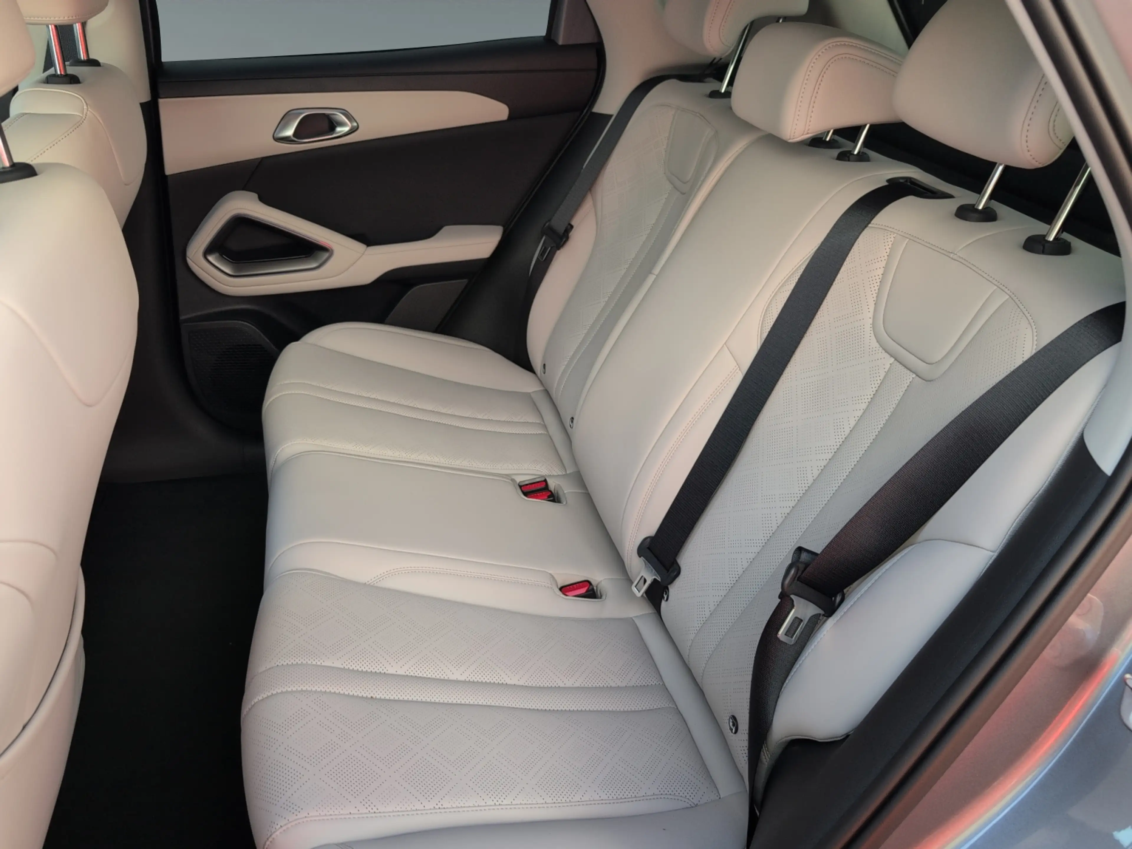BYD Atto 2 ATTO 2 DM-i Boost    *Plug-In Hybrid* — photo 11