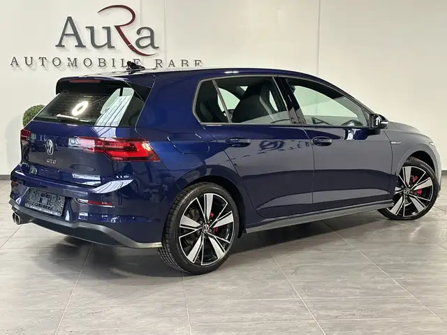 Volkswagen Golf view 4