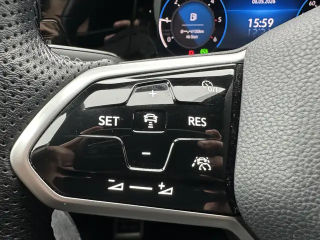 Volkswagen Golf view 10