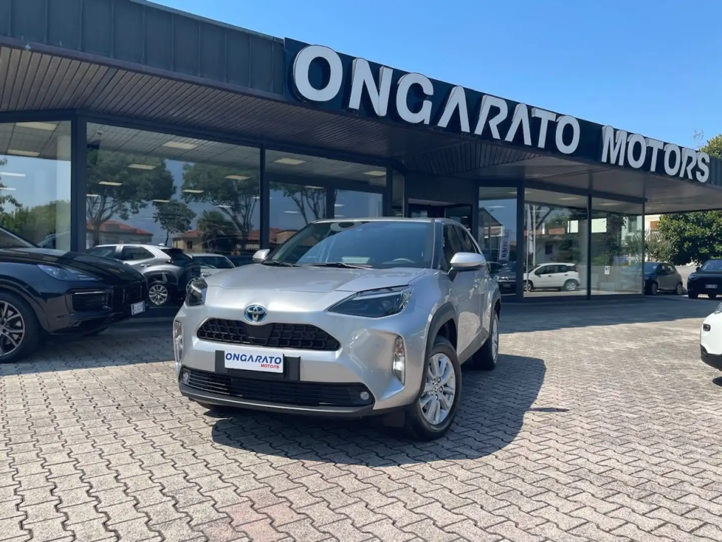Toyota Yaris Cross 1.5 Hybrid 5p. E-CVT Business Argento - 1