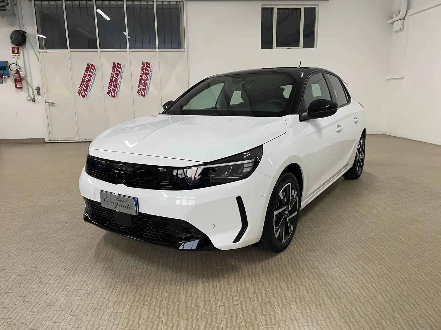 Opel Corsa 1.2 GS 100cv 2025 Bicolor km 12000 Telecam.Sensori Bianco - 2