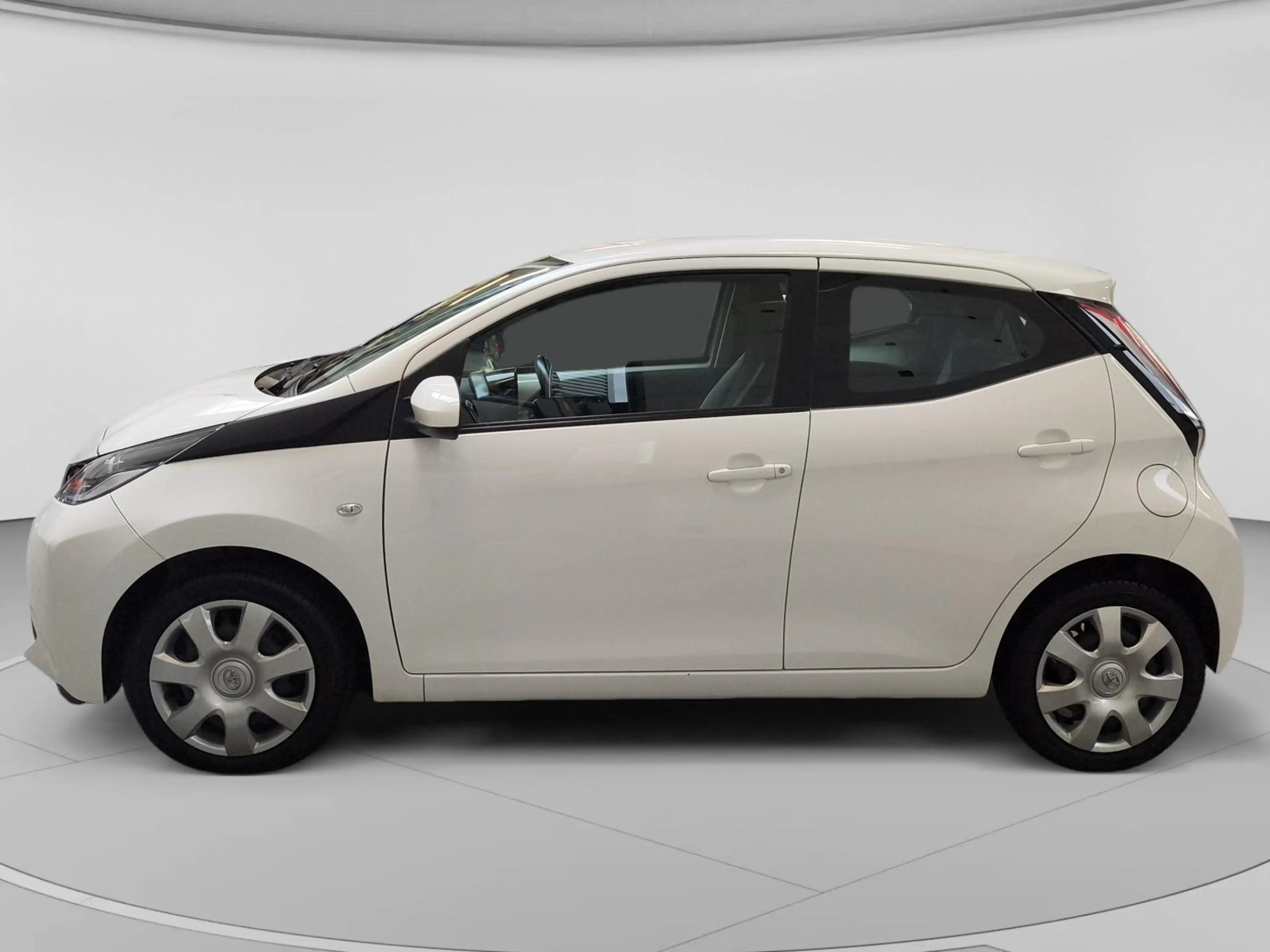 Toyota Aygo 1.0 VVT-i x-play Navi| Airco| Camera — photo 4
