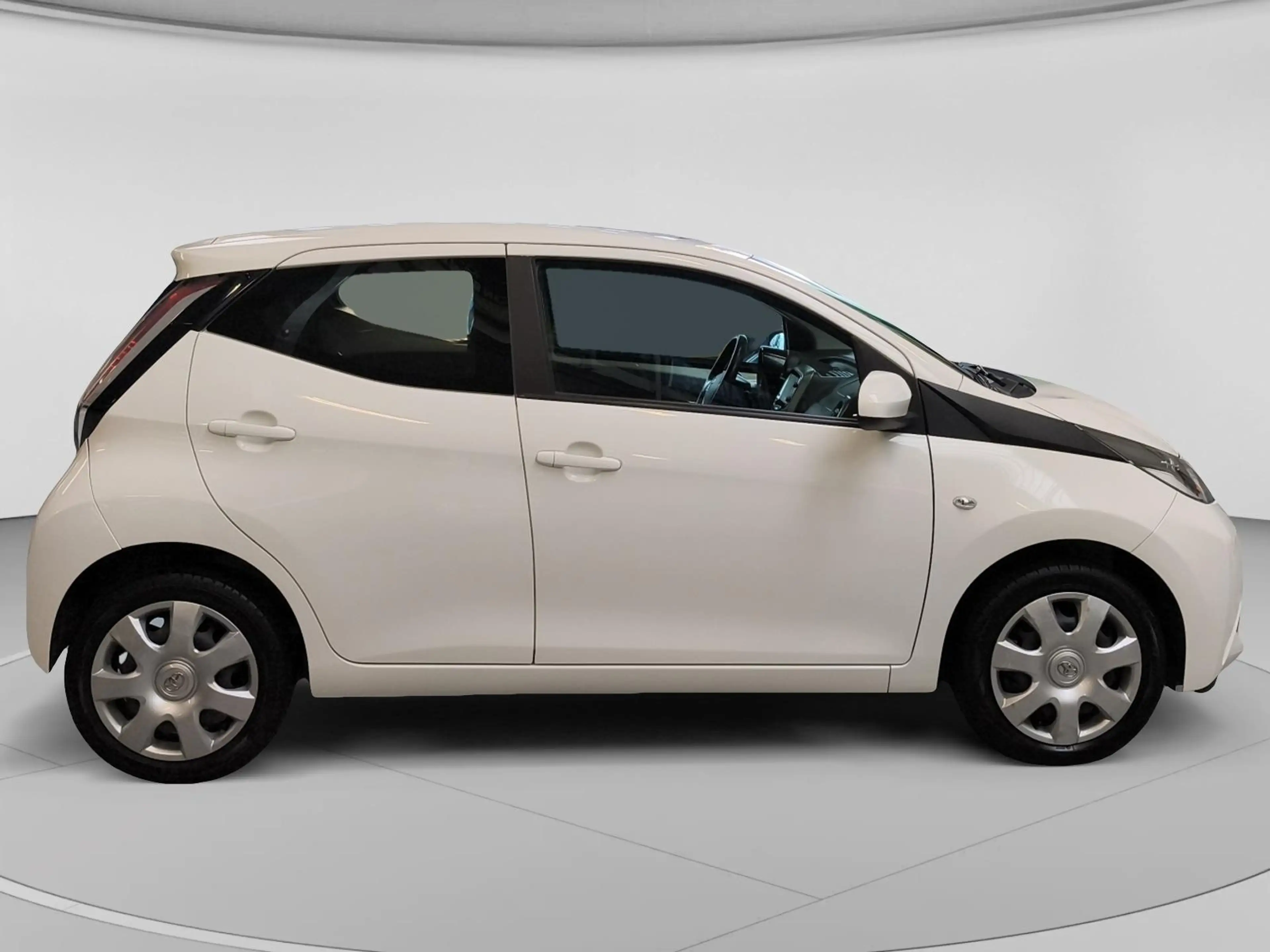 Toyota Aygo 1.0 VVT-i x-play Navi| Airco| Camera — photo 8