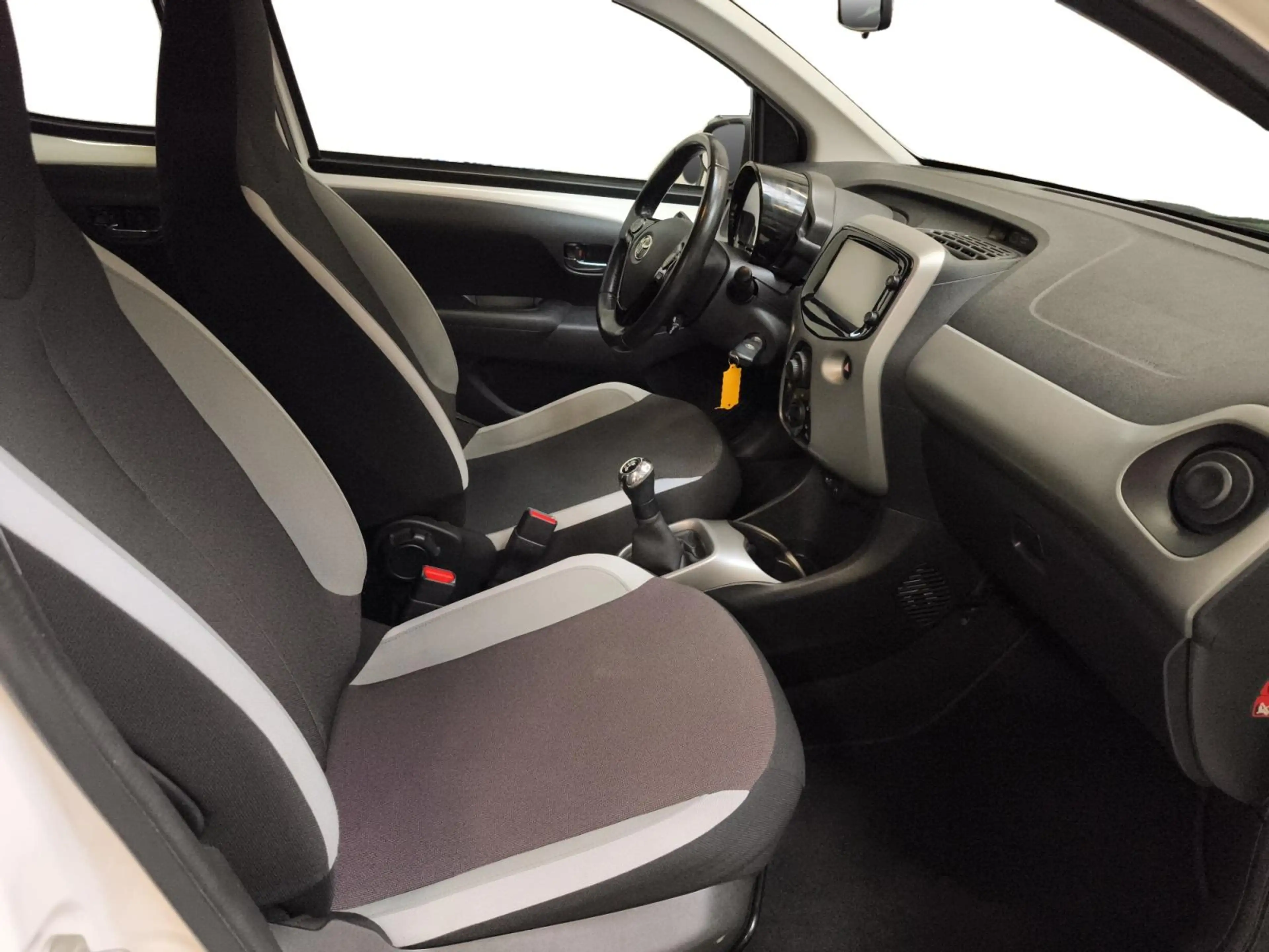 Toyota Aygo 1.0 VVT-i x-play Navi| Airco| Camera — photo 12