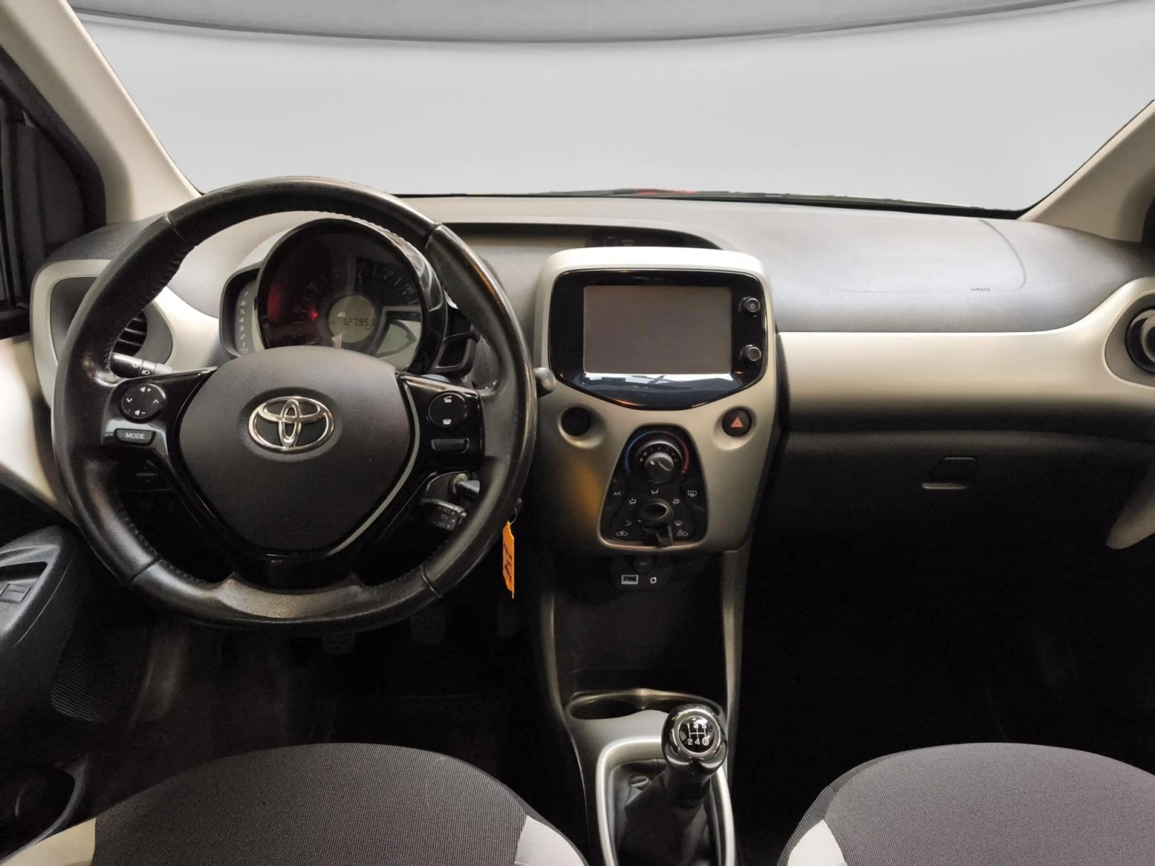 Toyota Aygo 1.0 VVT-i x-play Navi| Airco| Camera — photo 14