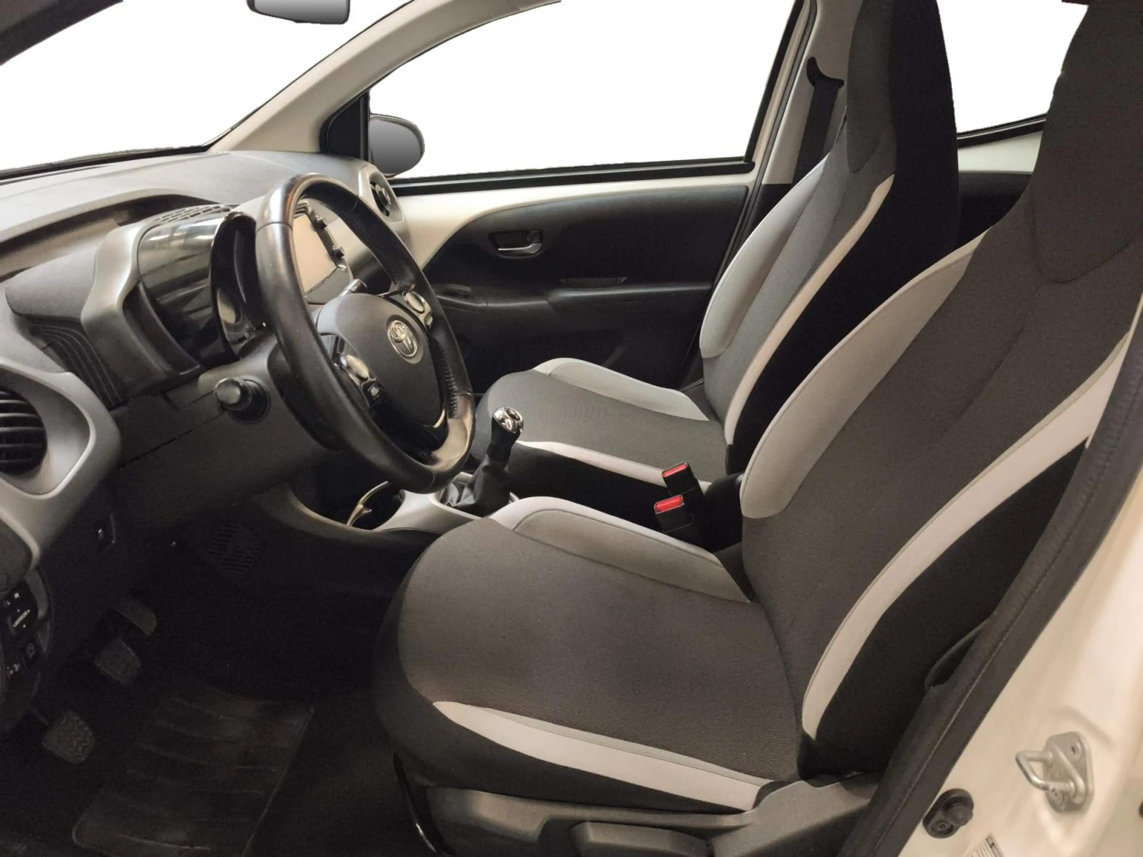 Toyota Aygo 1.0 VVT-i x-play Navi| Airco| Camera — photo 10