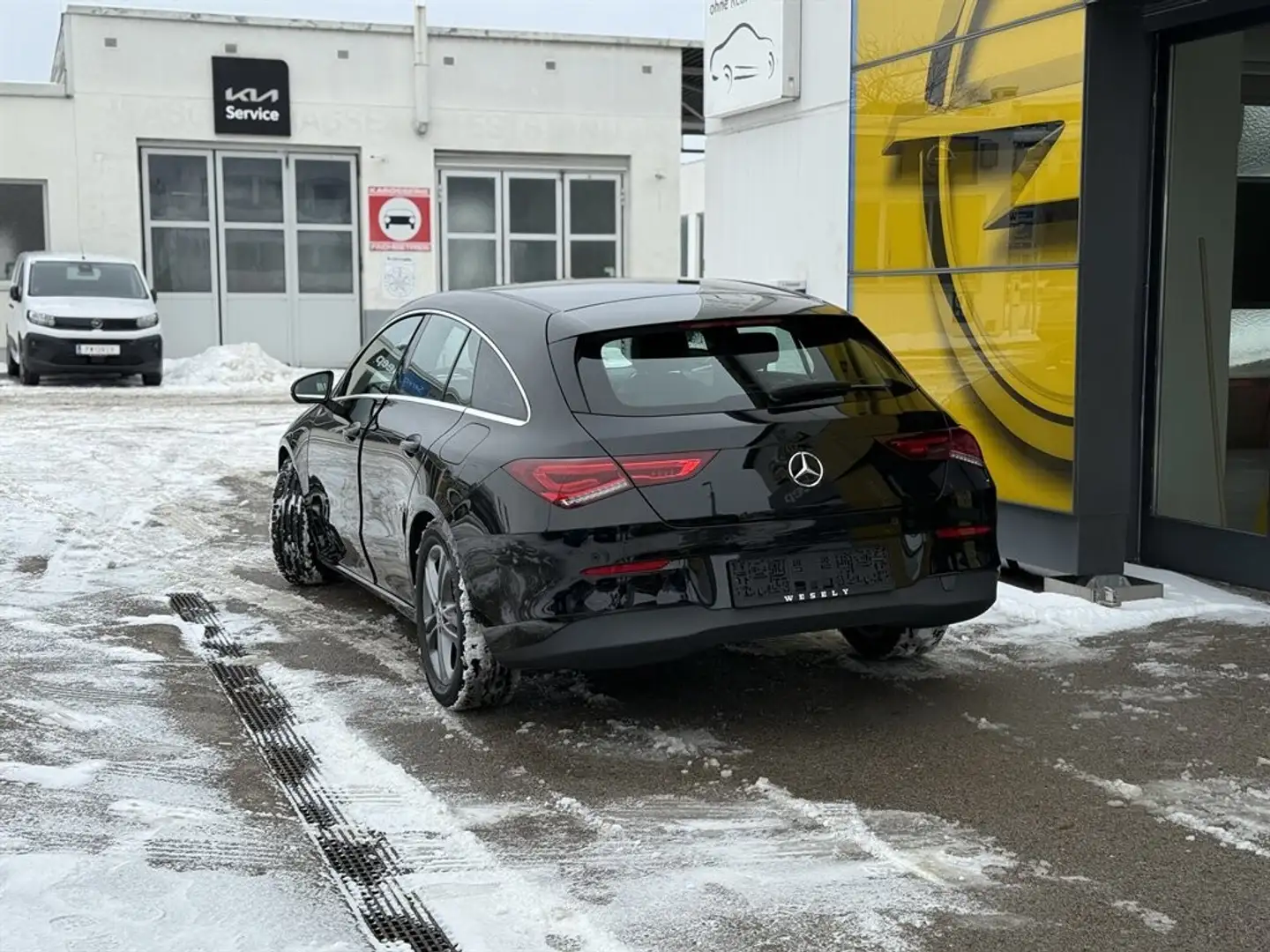 Mercedes-Benz CLA 180 d Aut. Schwarz - 2