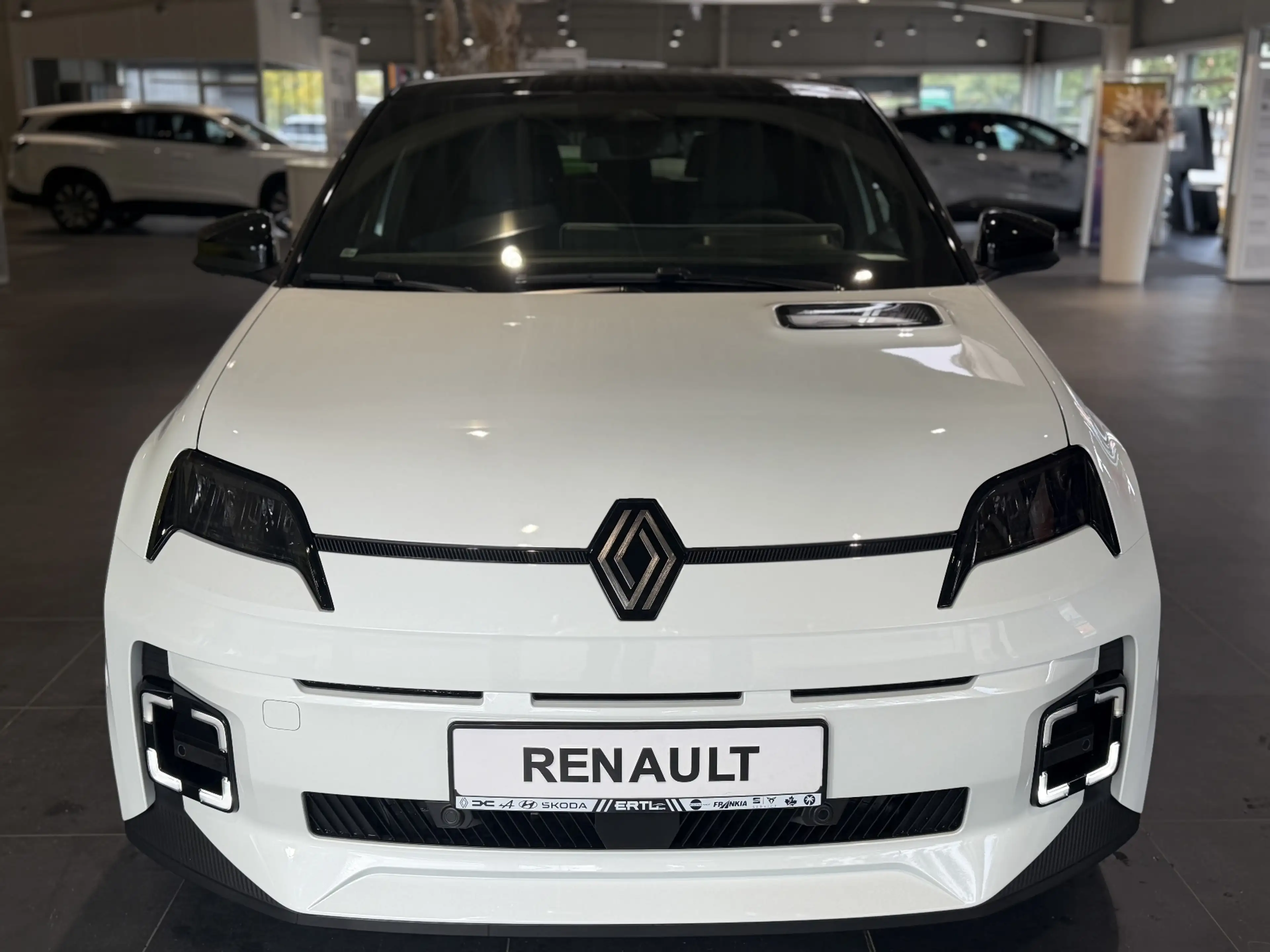 Renault R 5 E-Tech elektrisch Techno 120 Urban Range — photo 2