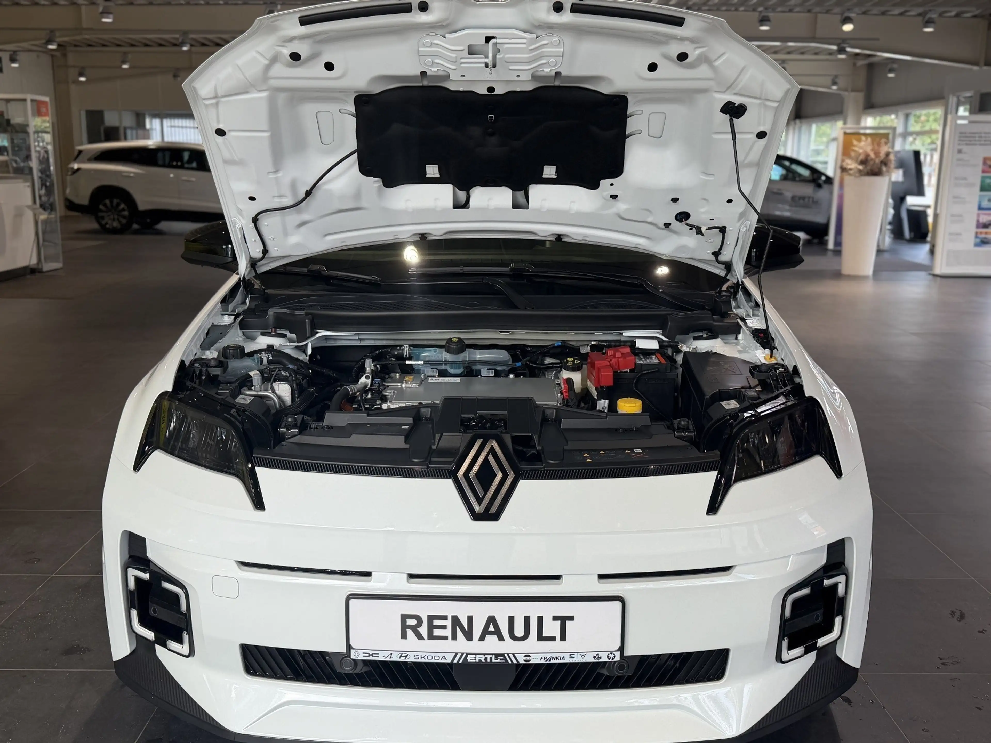Renault R 5 E-Tech elektrisch Techno 120 Urban Range — photo 3