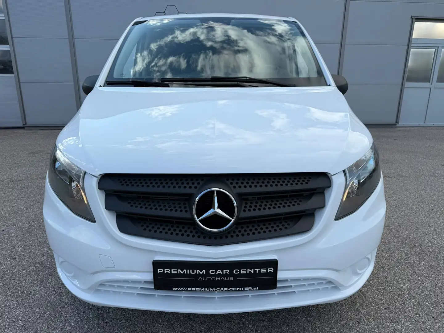 Mercedes-Benz Vito Tourer 116 CDI 4MATIC lang Pro SITZHZG. / 8 SITZER Weiß - 2