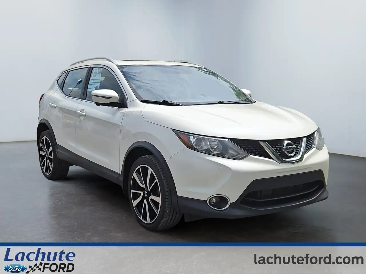 Nissan Qashqai снимка Nissan Qashqai