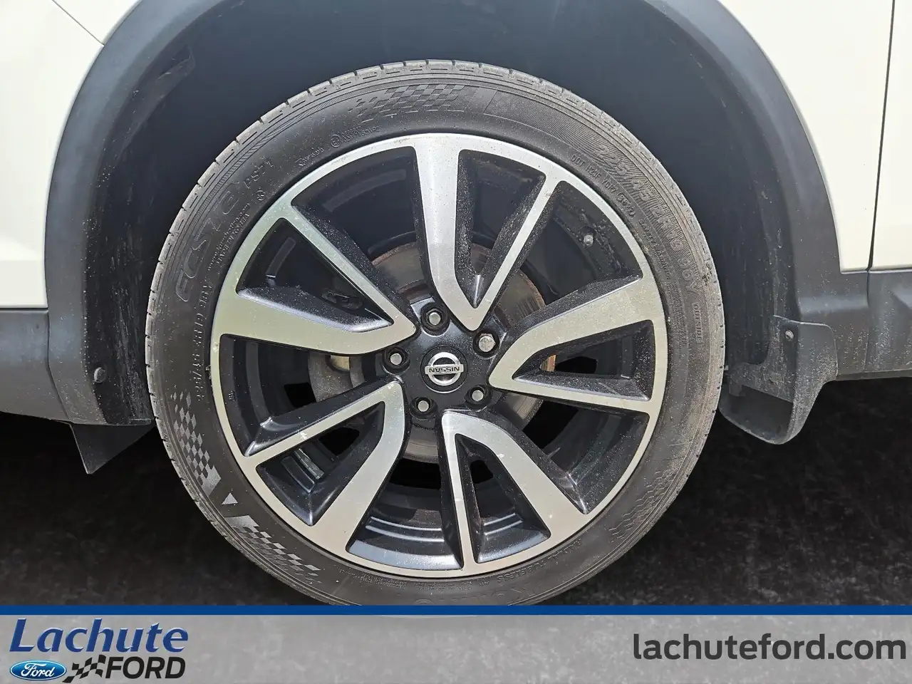 Nissan Qashqai снимка Nissan Qashqai