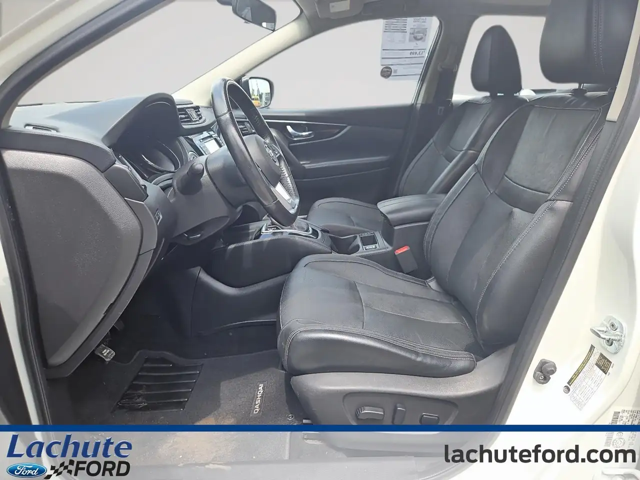 Nissan Qashqai снимка Nissan Qashqai