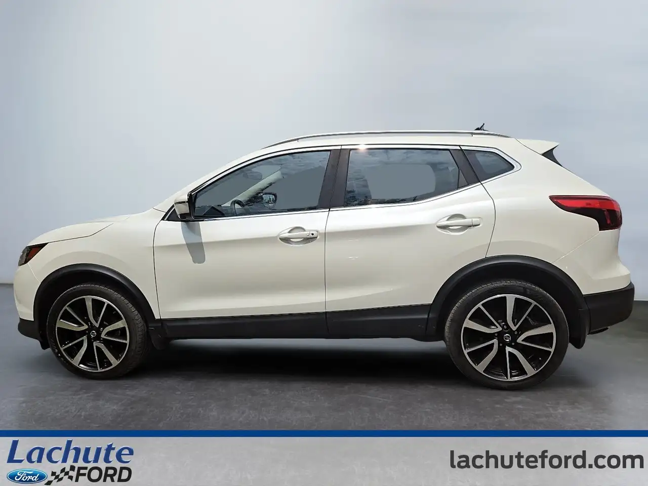 Nissan Qashqai снимка Nissan Qashqai