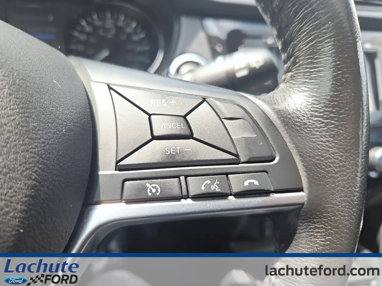 Nissan Qashqai снимка Nissan Qashqai