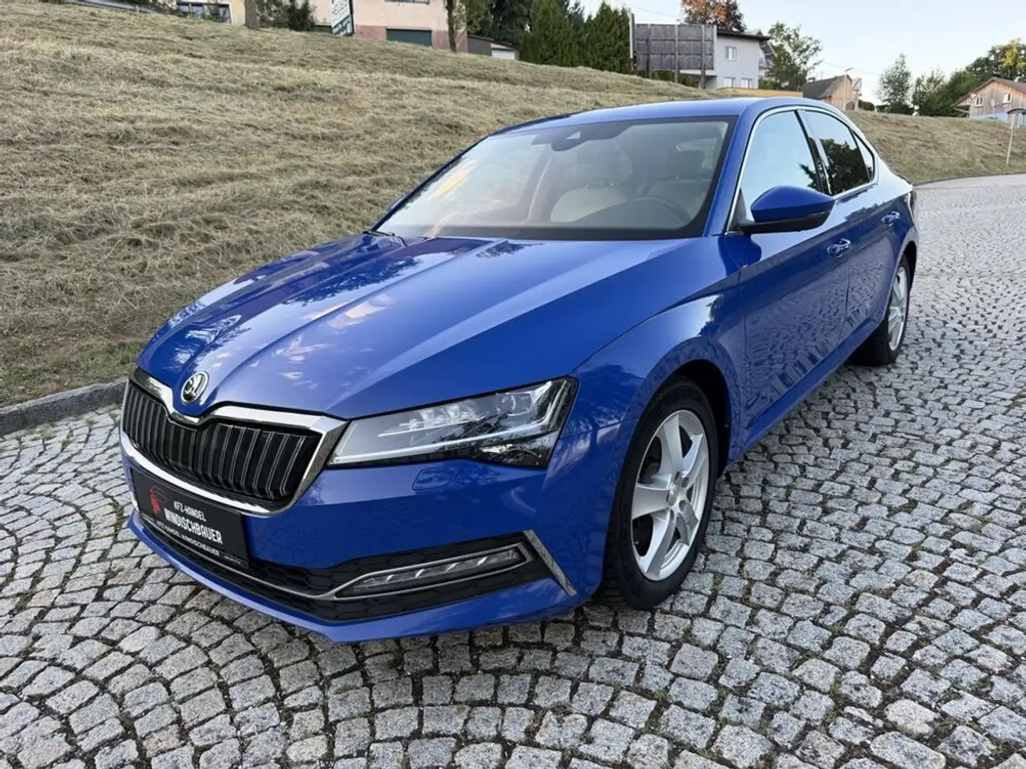 Skoda Superb Style iV Plug-In Hybrid KLIMA TEMPOMAT NAVI Blau - 2
