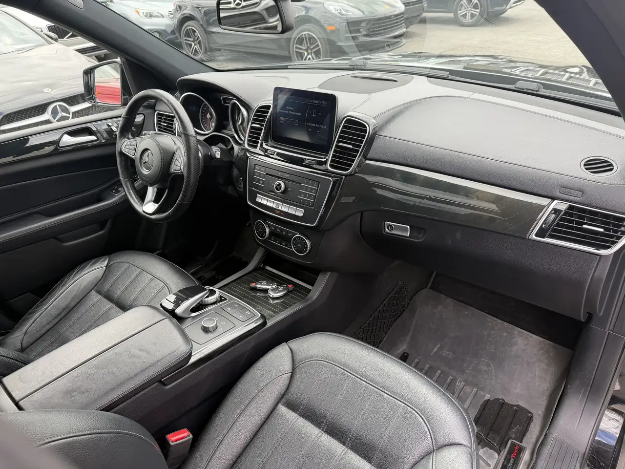 Mercedes-Benz GLS снимка Mercedes-Benz GLS