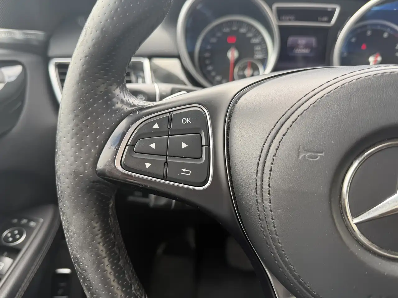 Mercedes-Benz GLS снимка Mercedes-Benz GLS