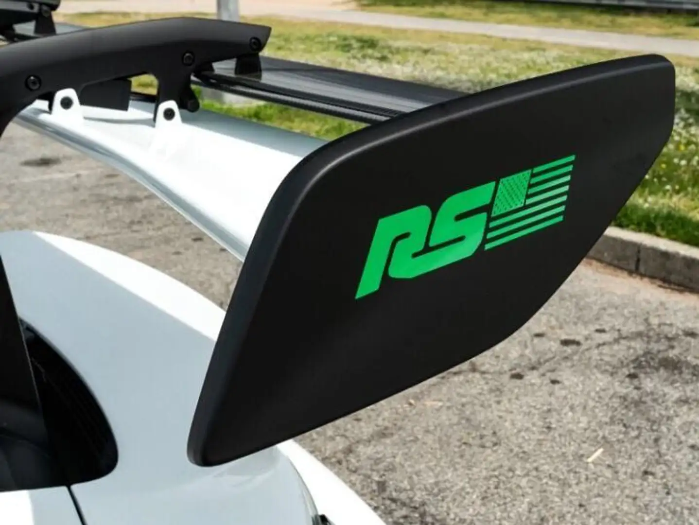 Porsche 992 GT3 RS Tribute to Carrera RS Coupe Blanc - 2