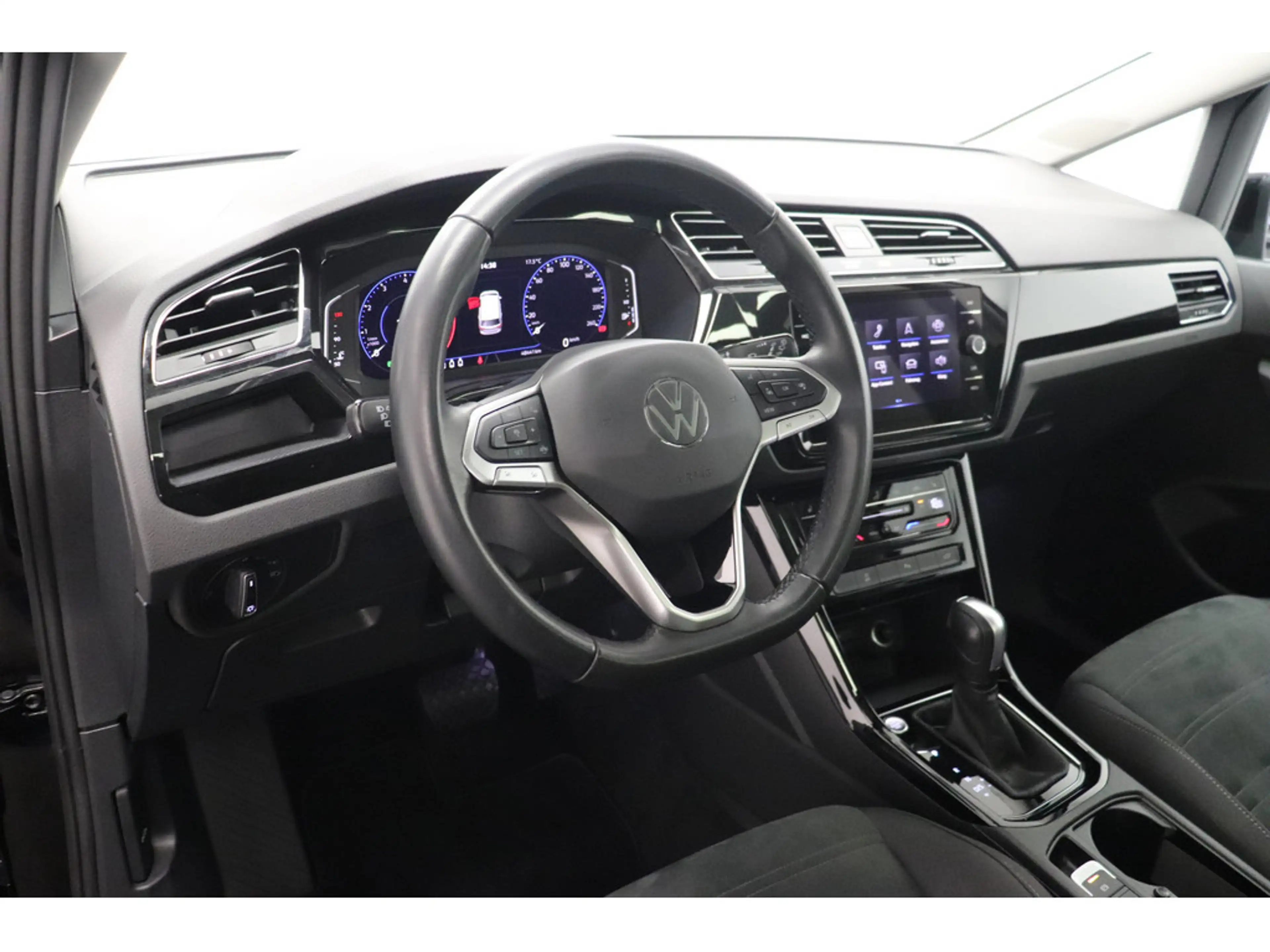 Volkswagen Touran 1.5 TSI Highline #R-Line Ext. #Panorama — photo 8
