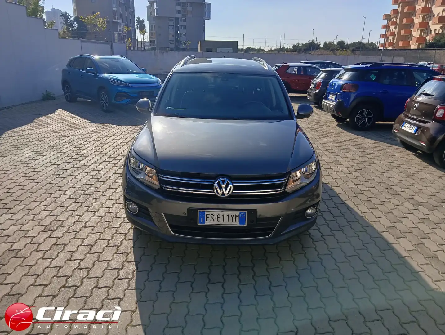 Volkswagen Tiguan Tiguan 2.0 TDI 110 CV Sport & Style BlueMotion Tec Grigio - 1
