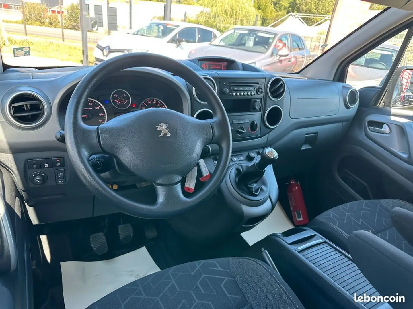 Peugeot Partner Tepee 1.6 BlueHdi 100Ch Style Gris - 2