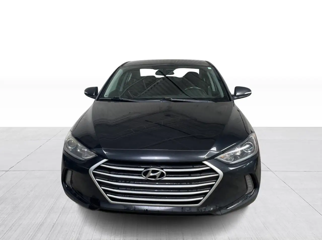 Hyundai ELANTRA снимка Hyundai ELANTRA