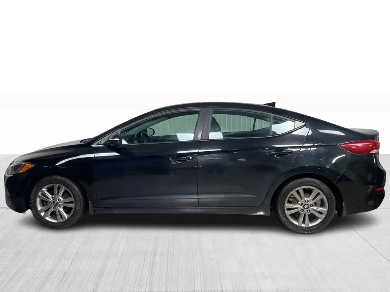 Hyundai ELANTRA снимка Hyundai ELANTRA