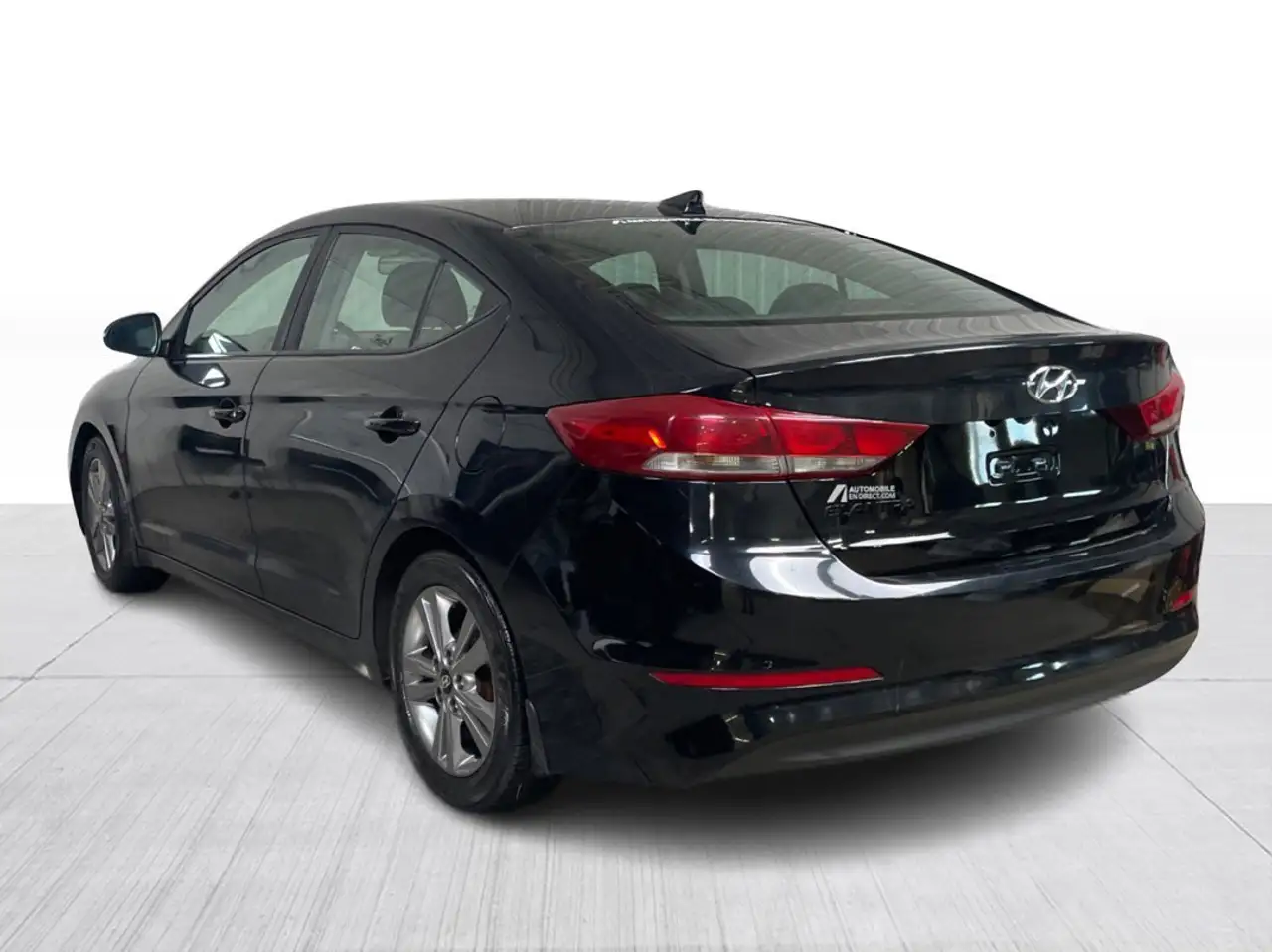 Hyundai ELANTRA снимка Hyundai ELANTRA