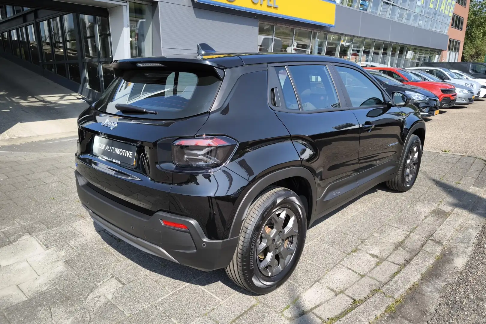 Jeep Avenger Longitude 54 kWh | Navi via Apple/Andriod Carplay Zwart - 2