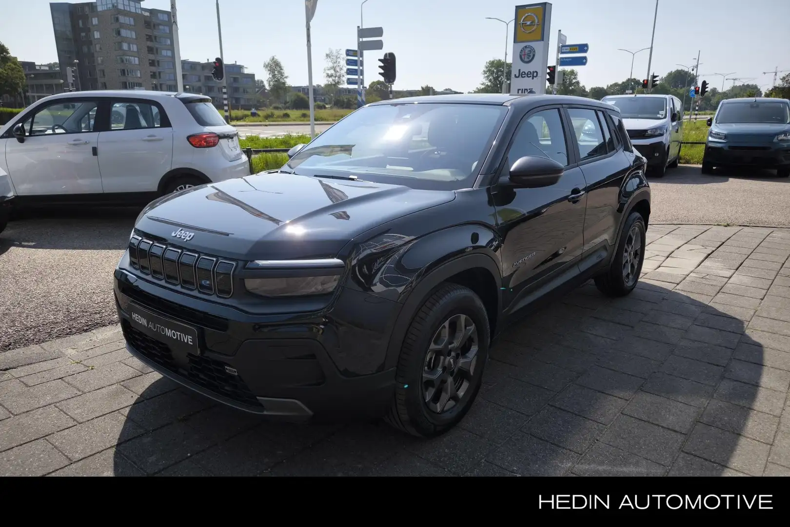 Jeep Avenger Longitude 54 kWh | Navi via Apple/Andriod Carplay Zwart - 1