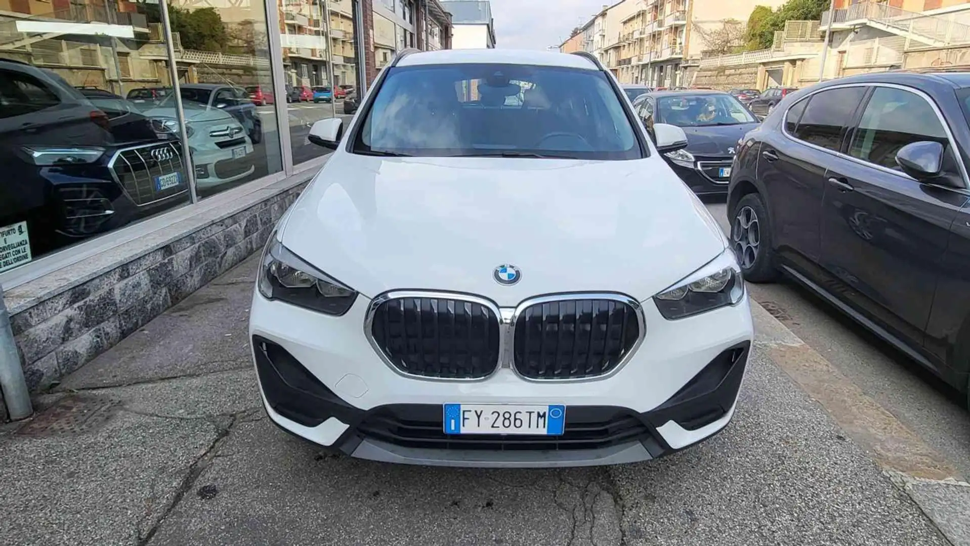 BMW X1 sDrive18d Sport Aut. Weiß - 2