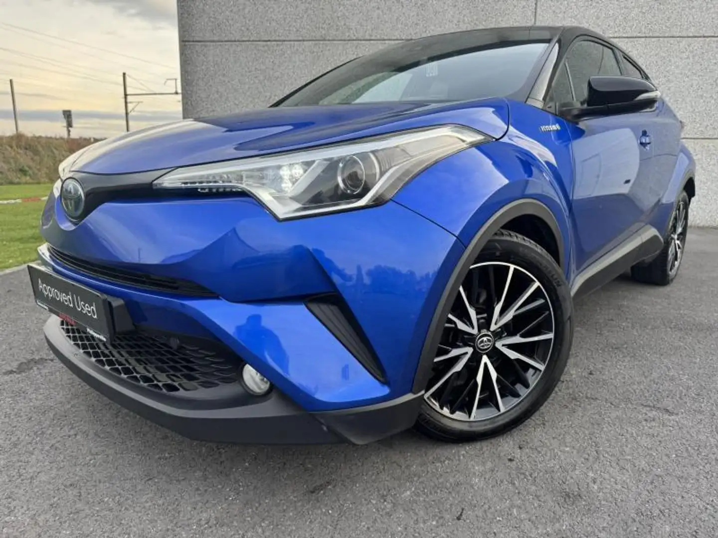 Toyota C-HR 1.8 CVT HSD TC C-LUB bi-tone Bleu - 2