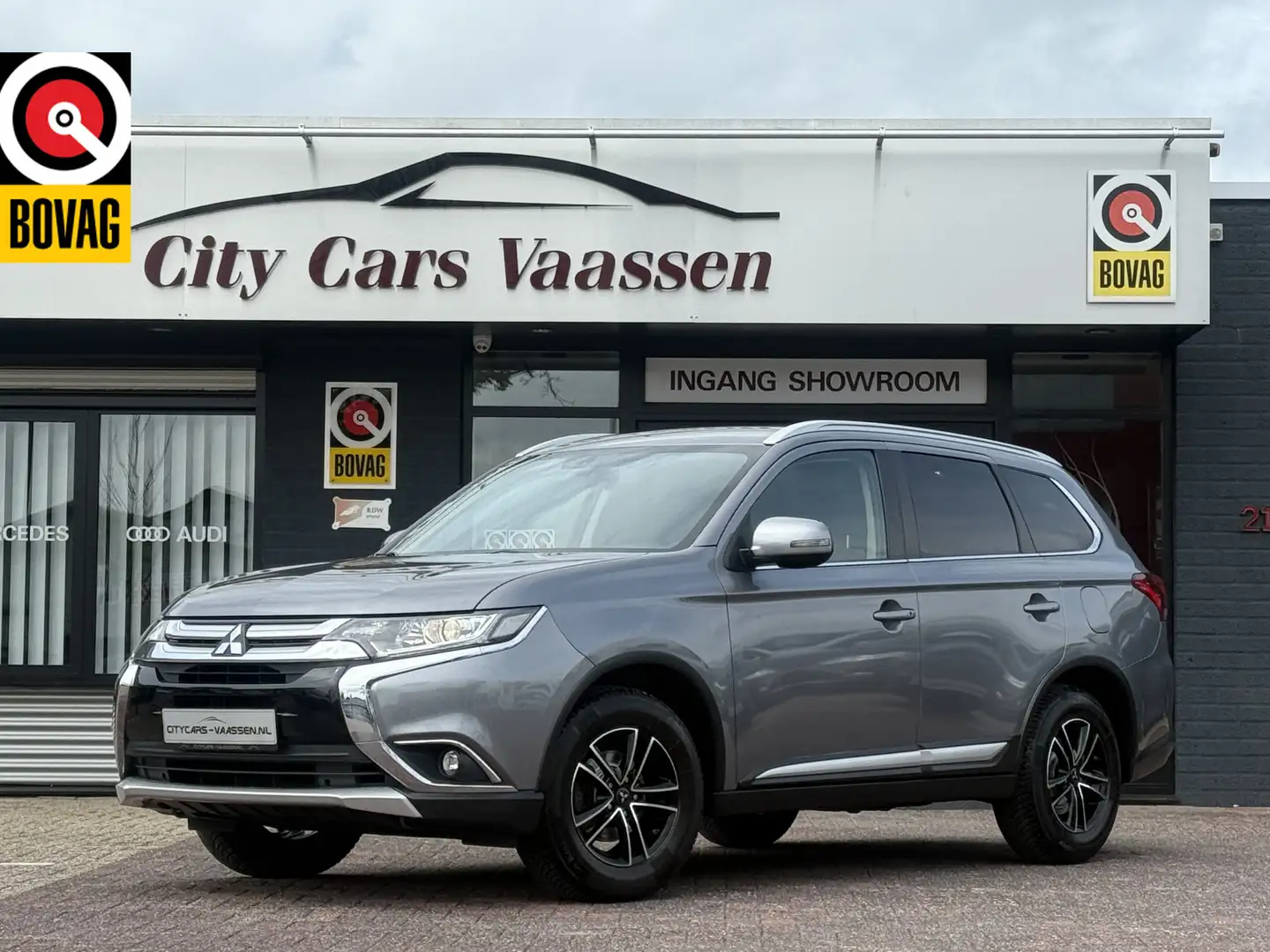 Mitsubishi Outlander 2.0 150 pk apple carplay camera climate ctr cruise Grijs - 1
