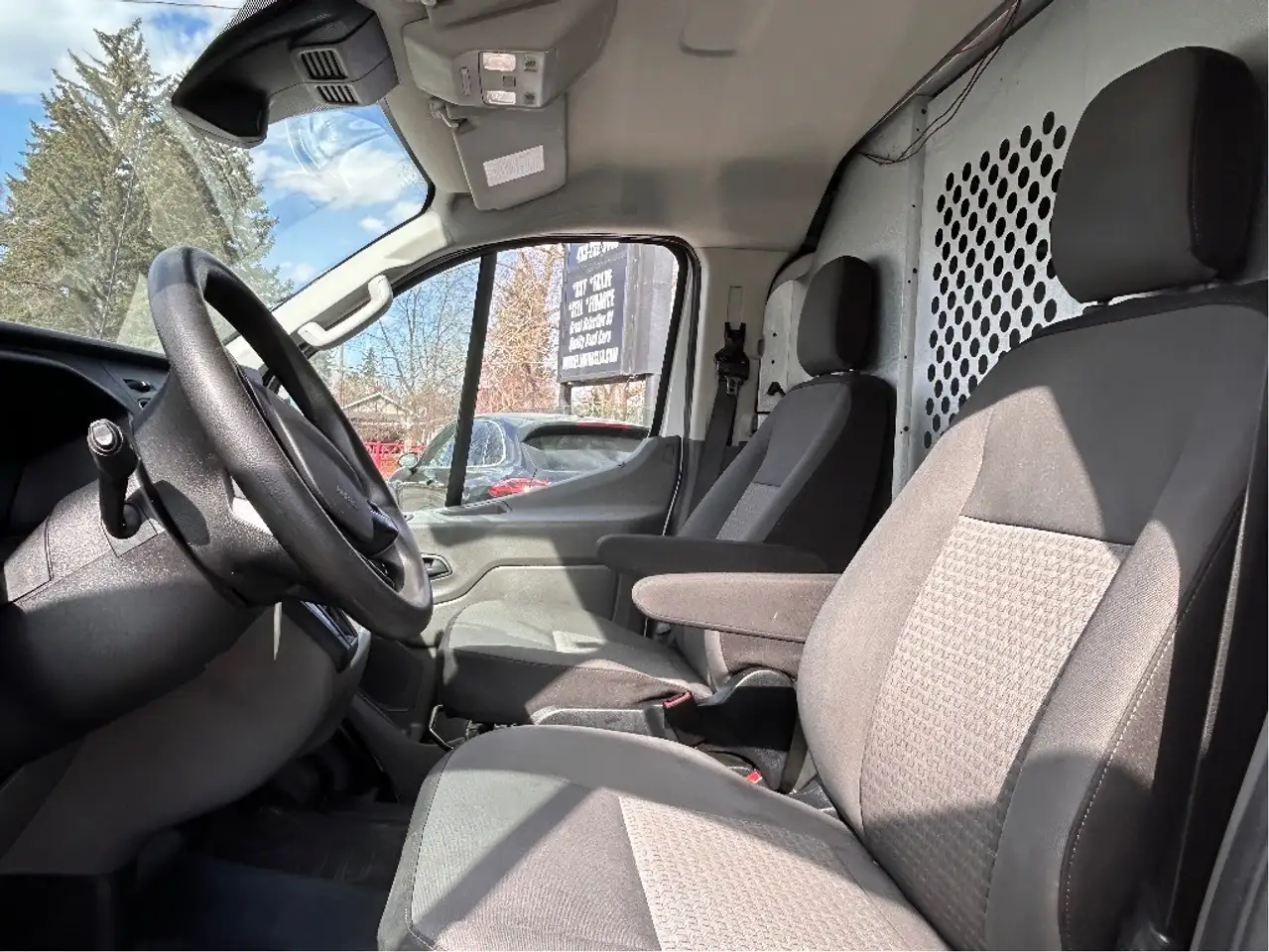 Ford Transit Cargo Van снимка Ford Transit Cargo Van