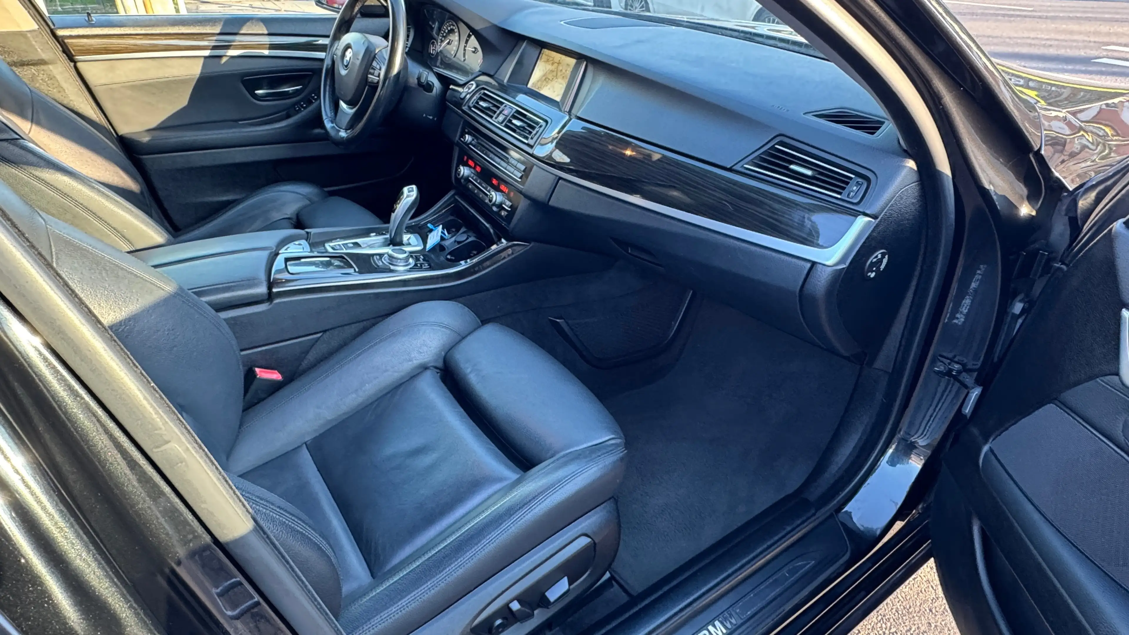 BMW 525 525 d NAVI XENON LEDER KLIMA 2-HAND — photo 12