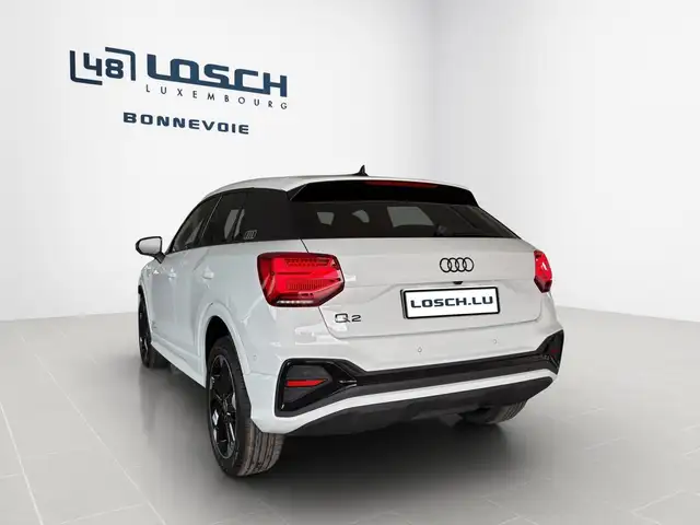 Audi Q2 view 6