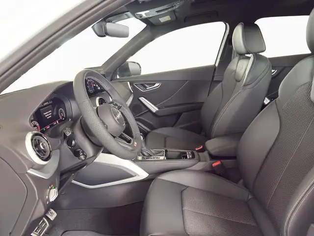 Audi Q2 view 9