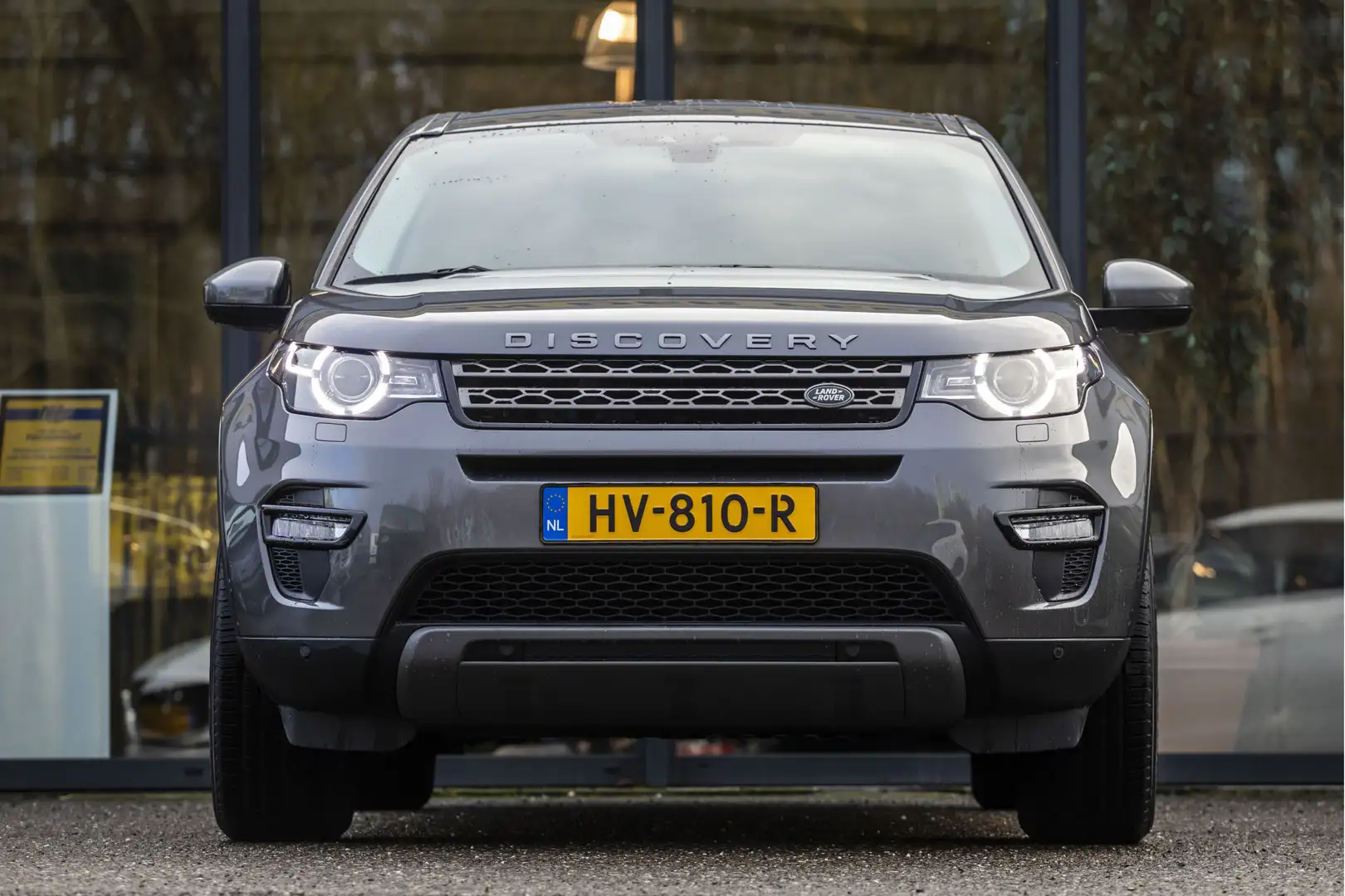 Land Rover Discovery Sport 2.0 TD4 HSE Grau - 2