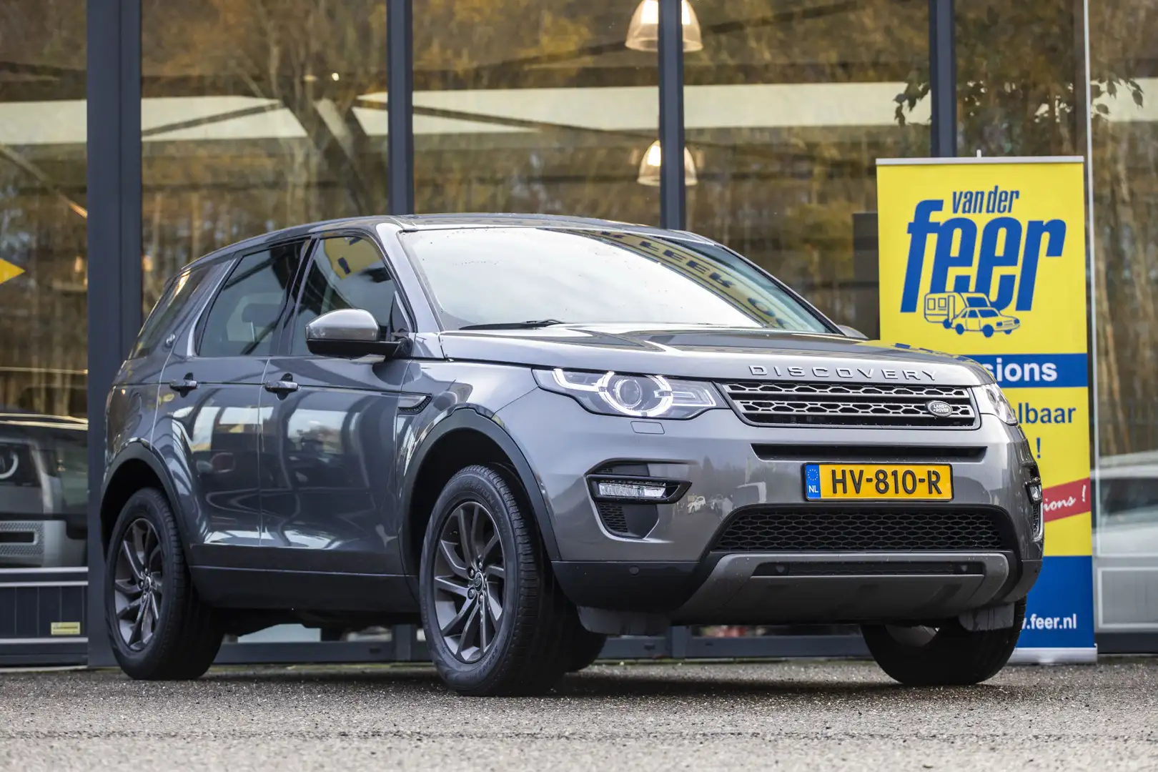 Land Rover Discovery Sport 2.0 TD4 HSE Grau - 1